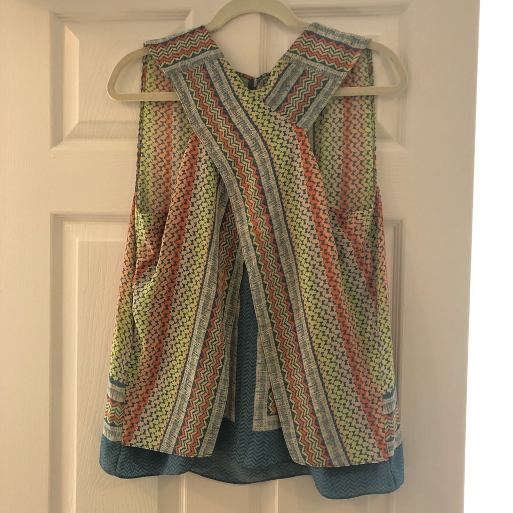 BCBG cross front flowy top